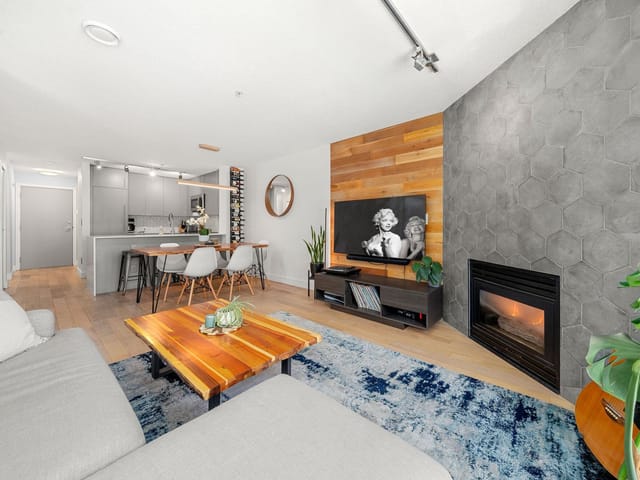 Apartment for sale in North Vancouver, North Vancouver, 404 124 W 3rd Street, 263200037 | Realtylink.org