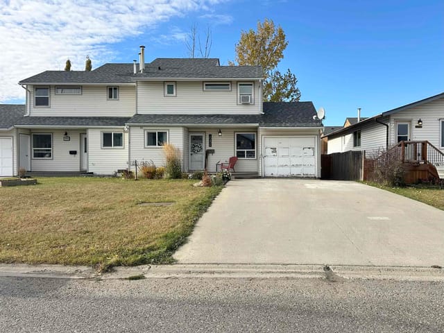 1/2 Duplex for sale in Fort St. John, Fort St. John, 10406 88a Street, 263200079 | Realtylink.org