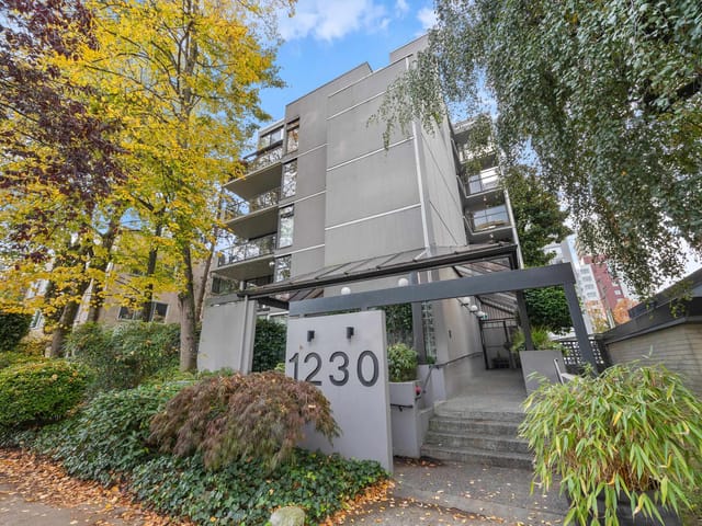 Apartment for sale in Vancouver, Vancouver West, 304 1230 Comox Street, 263200088 | Realtylink.org