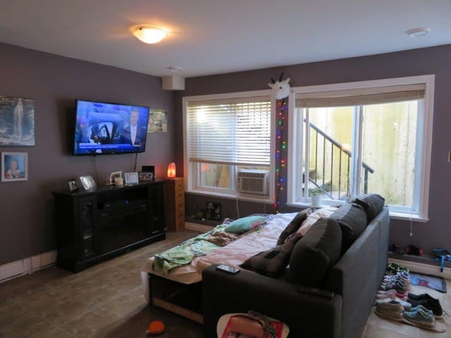 House for rent in Surrey, Surrey, Bsmt 7109 195 Street, 263200105 | Realtylink.org