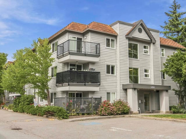 Apartment for sale in Squamish, Squamish, 305 40160 Willow Crescent, 263200176 | Realtylink.org