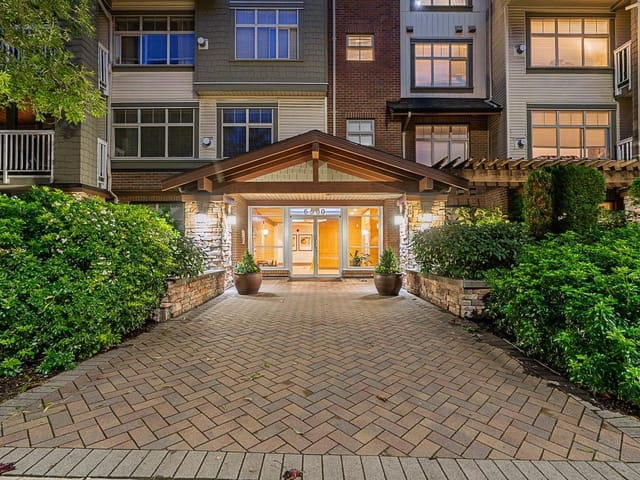 Apartment for sale in Surrey, Cloverdale, 216 6500 194 Street, 263200291 | Realtylink.org