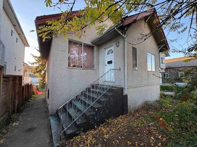 House for sale in Vancouver, Vancouver East, 4539 Victoria Drive, 263200322 | Realtylink.org