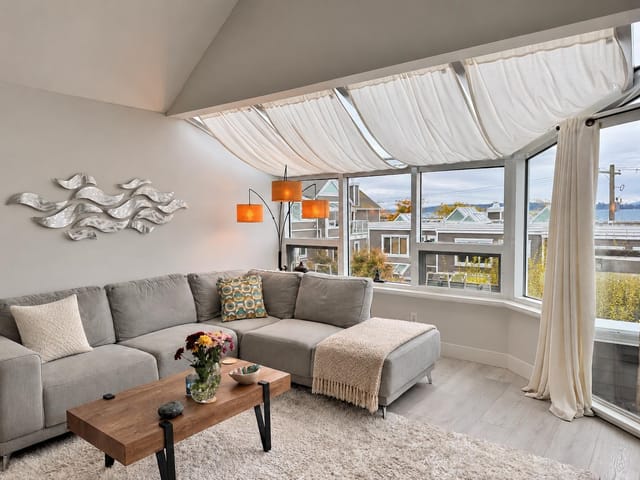 Townhouse for rent in White Rock, South Surrey White Rock, 14848 Beachview Avenue, 263200345 | Realtylink.org