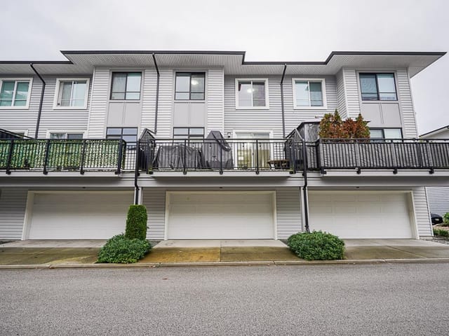 Townhouse for sale in Surrey, Cloverdale, 802 18505 Laurensen Place, 263200504 | Realtylink.org