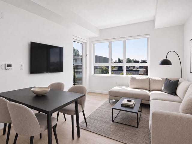 Apartment for sale in North Vancouver, North Vancouver, 304 1616 Lloyd Avenue, 263200764 | Realtylink.org