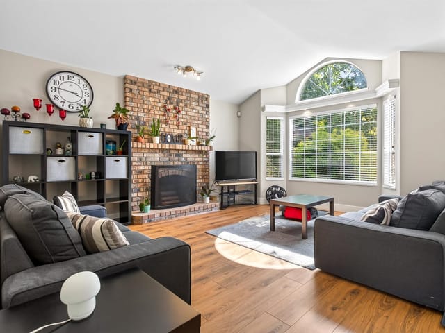 House for sale in Surrey, North Surrey, 15733 98a Avenue, 263200853 | Realtylink.org