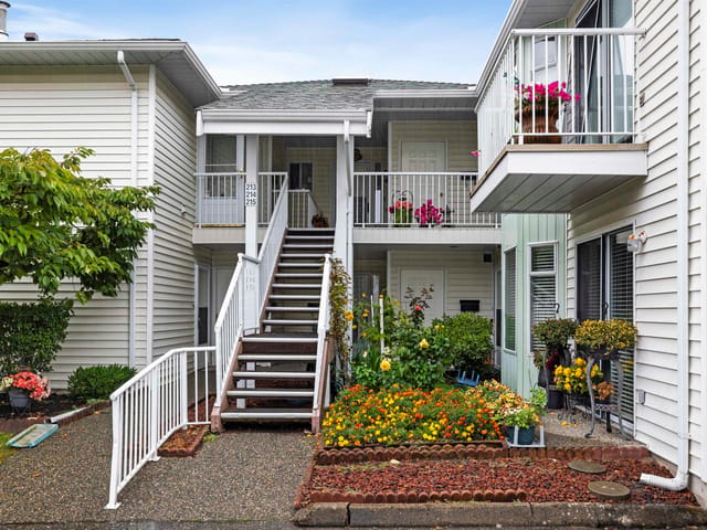 Townhouse for sale in Surrey, Surrey, 213 7156 121 Street, 263201279 | Realtylink.org