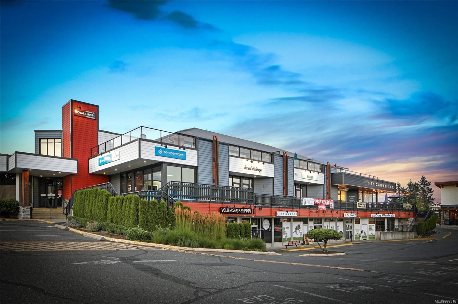 Retail for lease in Comox, 17 215 Port Augusta St, 999316 | Realtylink.org